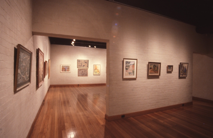 idg_archive_1989_the_mary_turner_collection_of_orange_regional_gallery_install.jpg