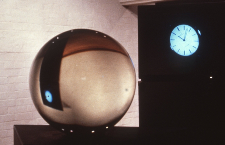 idg_archive_1989_video_forms_passages_in_identity_002_install.jpg