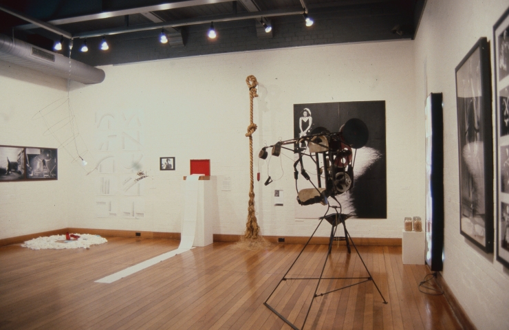 idg_archive_1994_25_years_of_performing_art_in_australia_exhibition_004_install.jpg