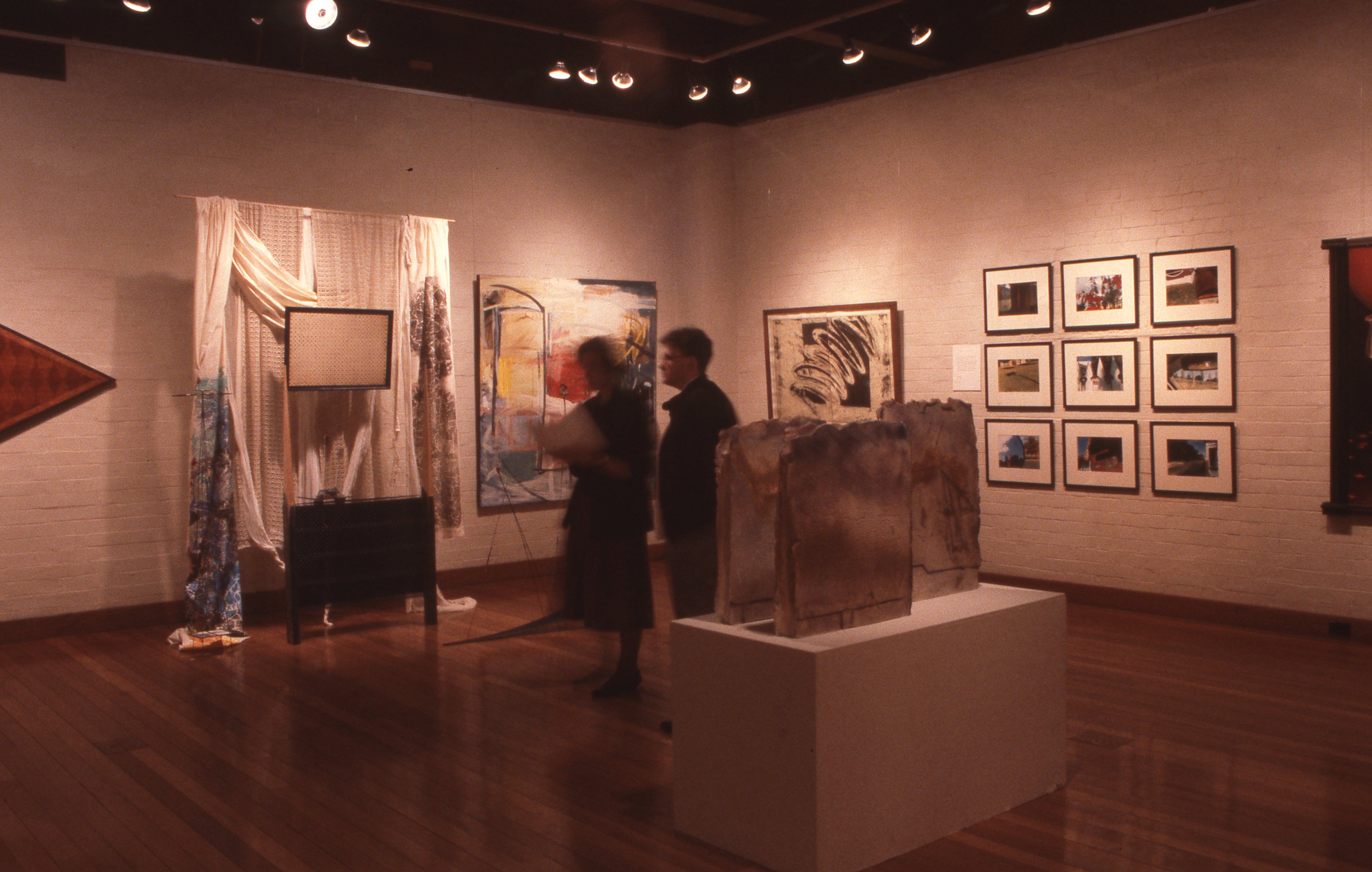 idg_archive_1987_post-graduate_masters_student_exhibitions_001_install.jpg