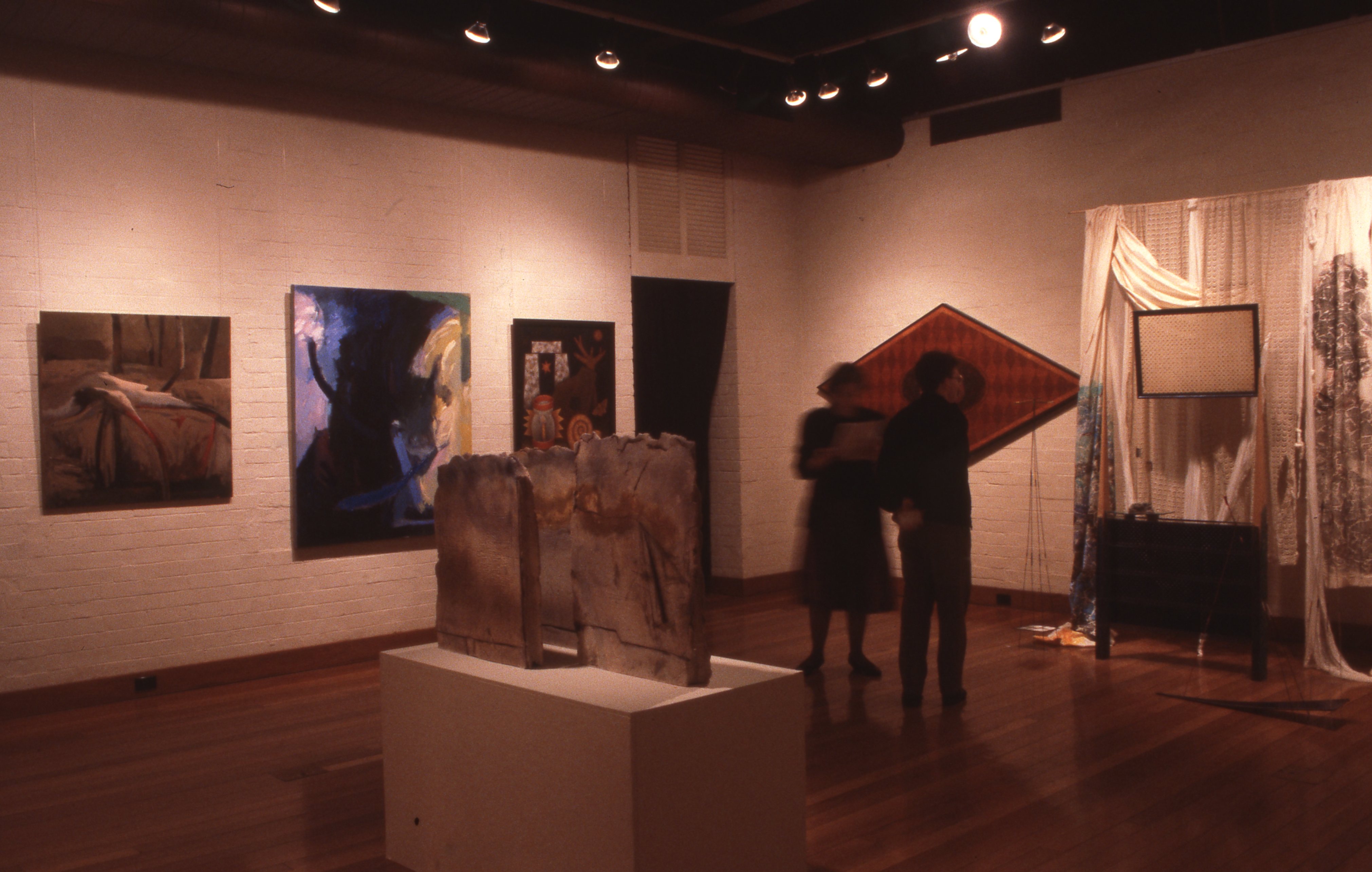 idg_archive_1987_post-graduate_masters_student_exhibitions_002_install.jpg
