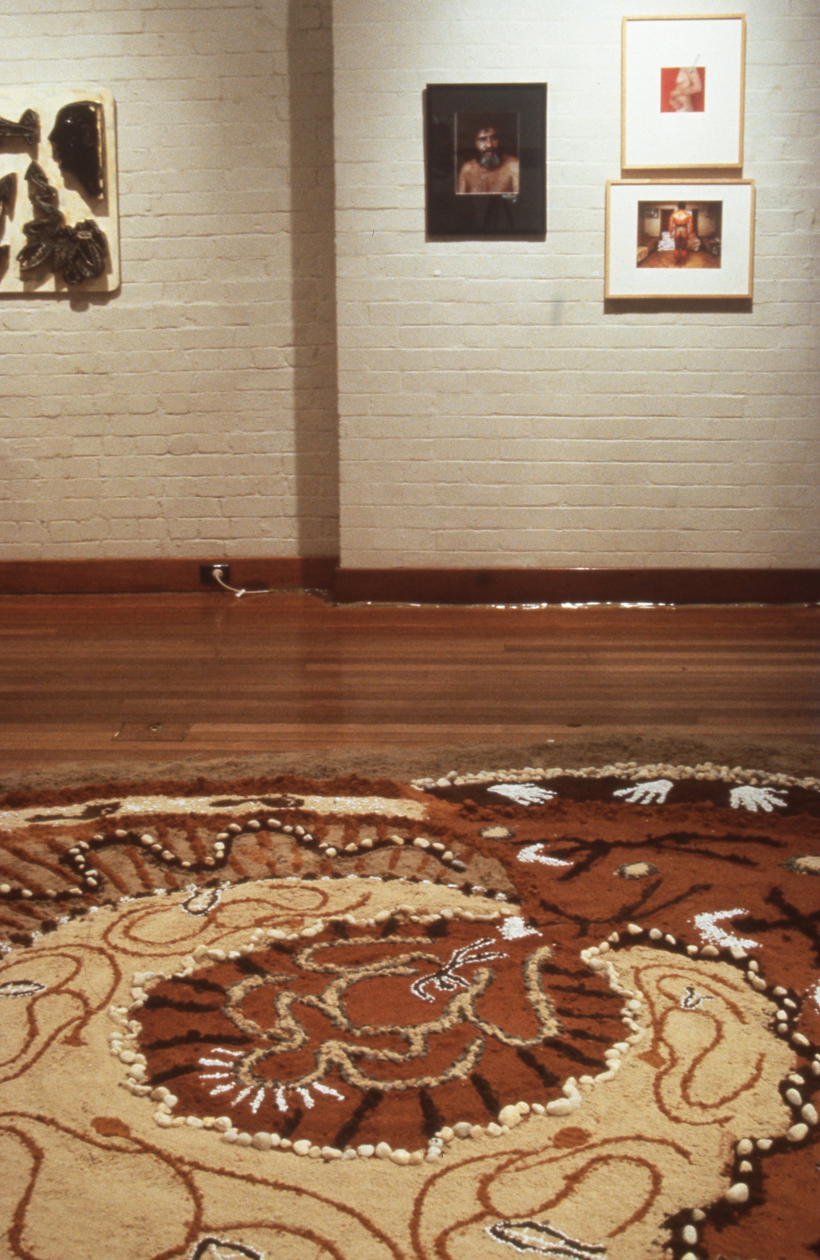 idg_archive_1989_delineations_exploring_drawing_002_install.jpg