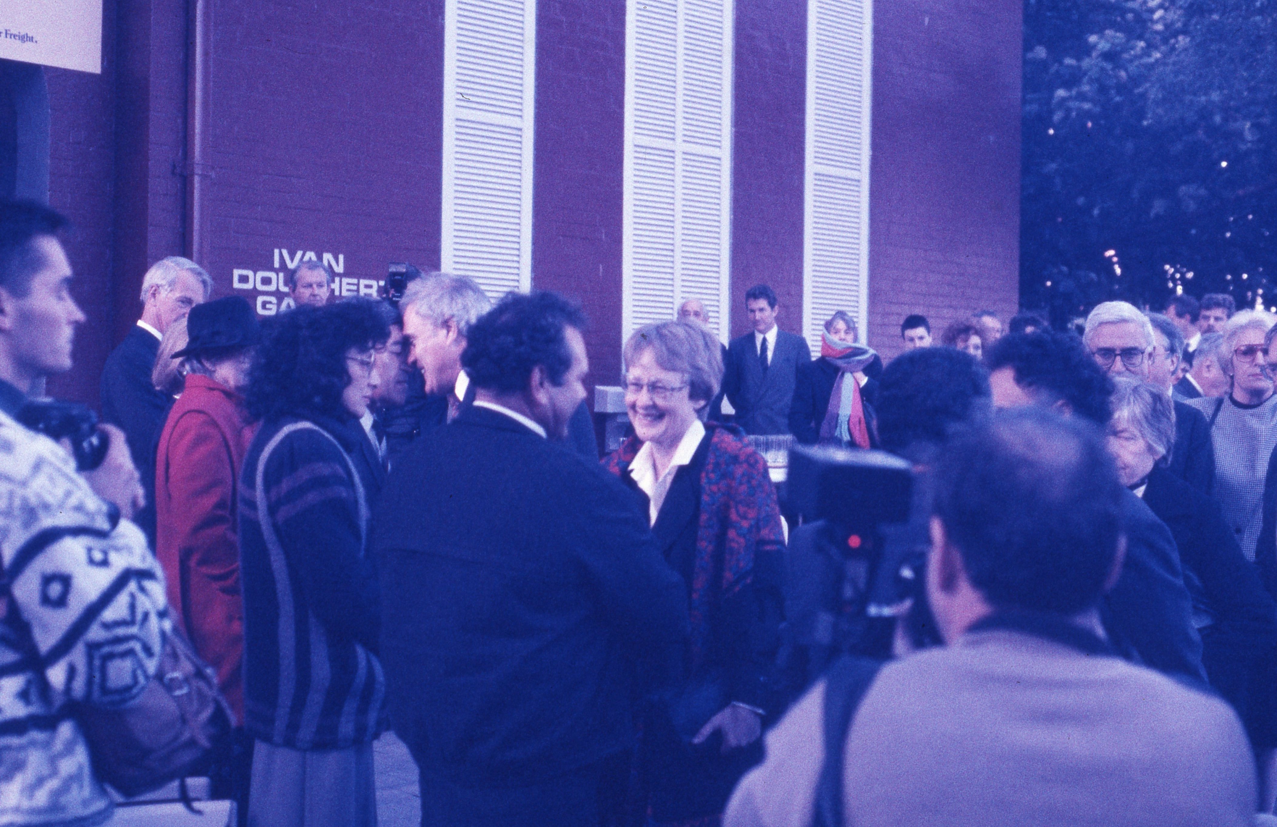 idg_archive_1990_a_sense_of_place_002_opening.jpg