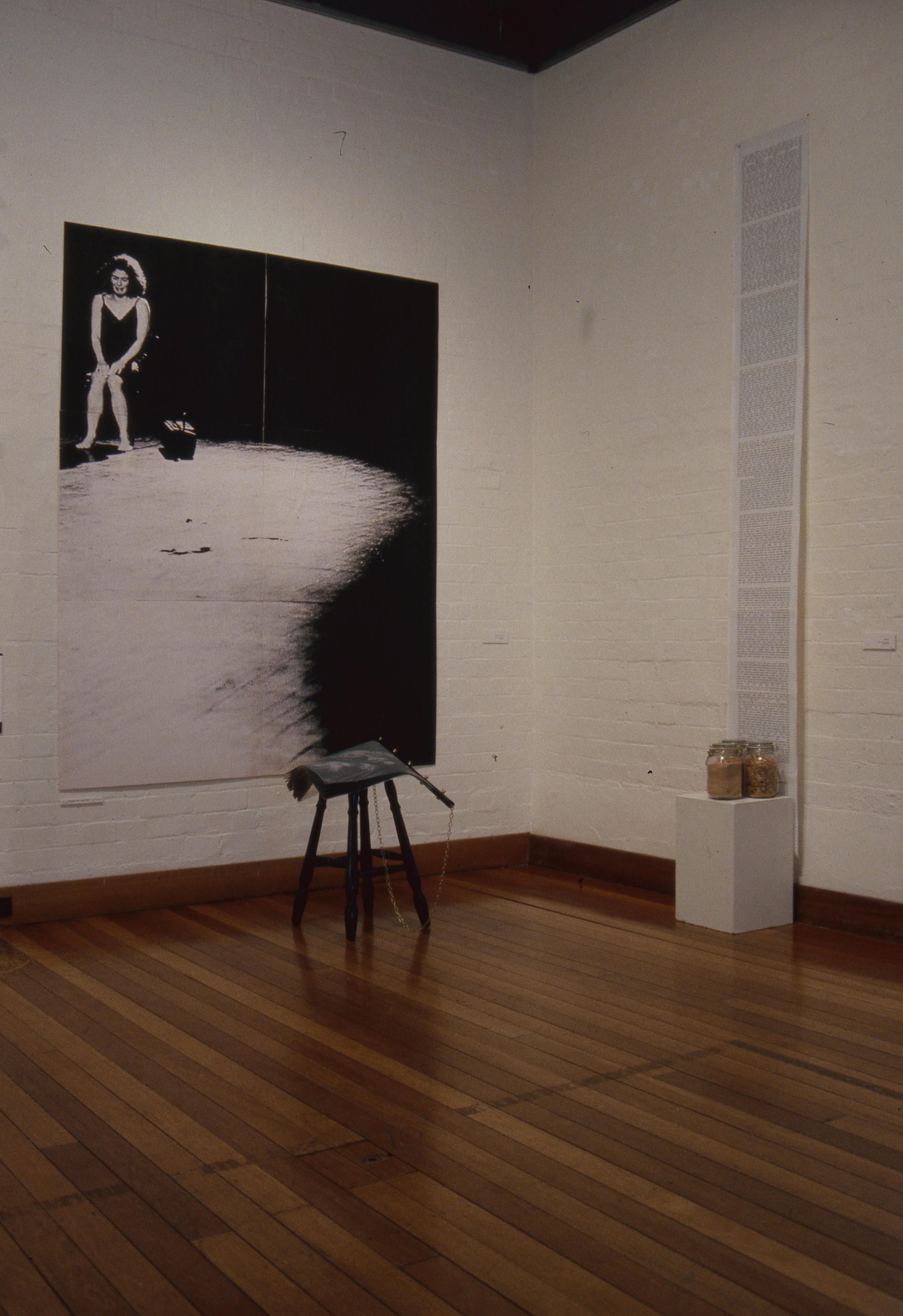 idg_archive_1994_25_years_of_performing_art_in_australia_exhibition_001_install.jpg